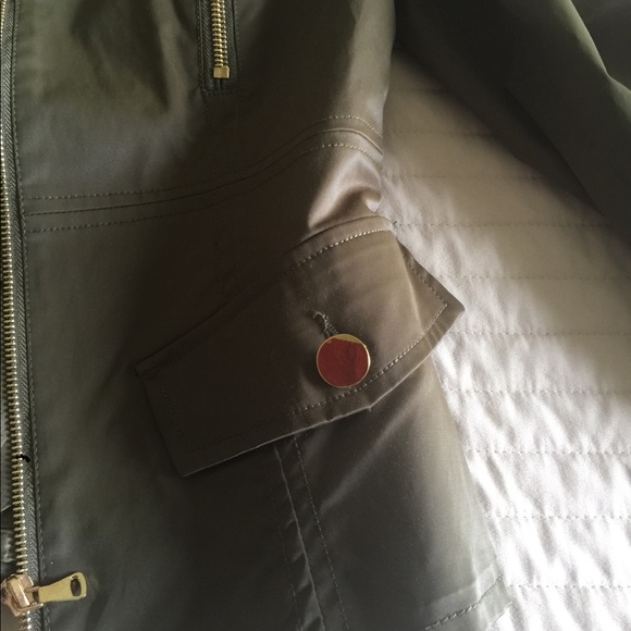 Woman jacket - Picture 8 of 8